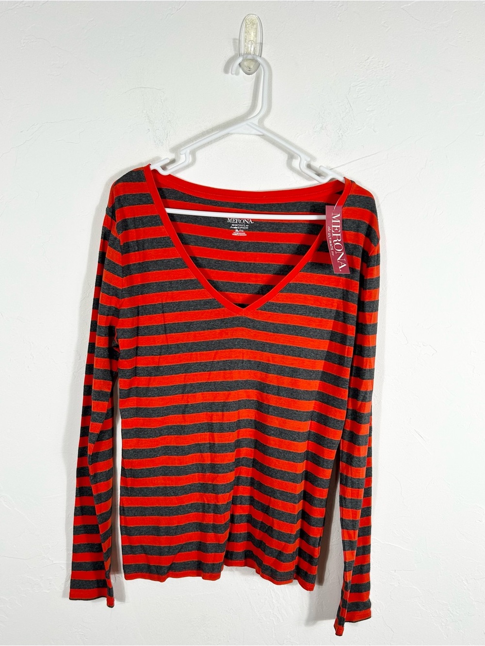 Merona NWT Red Grey Striped Ultimate Tee V-Neck Long Sleeve Casual T-Shirt Size